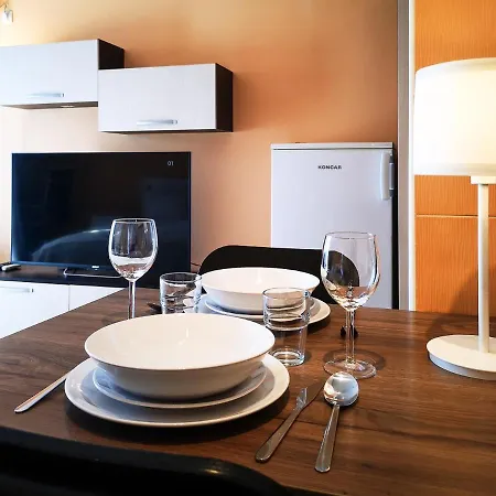 Apartment Filinhome Miljanova 2 *
